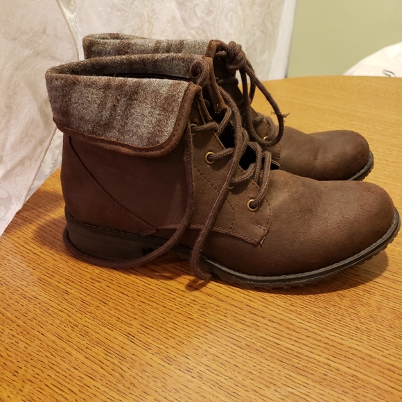 cliffs by white mountain women's kearny lace up boot